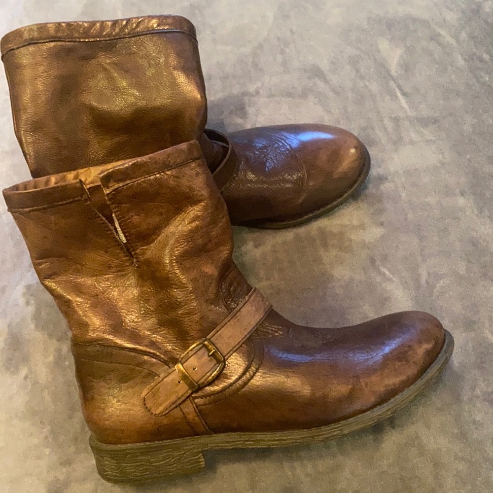 Women’s Booties size 11. Gently used.